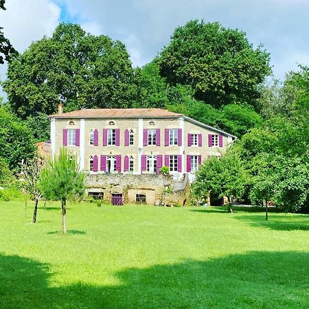Les Volets Violets Bed & Breakfast Salles  Luaran gambar