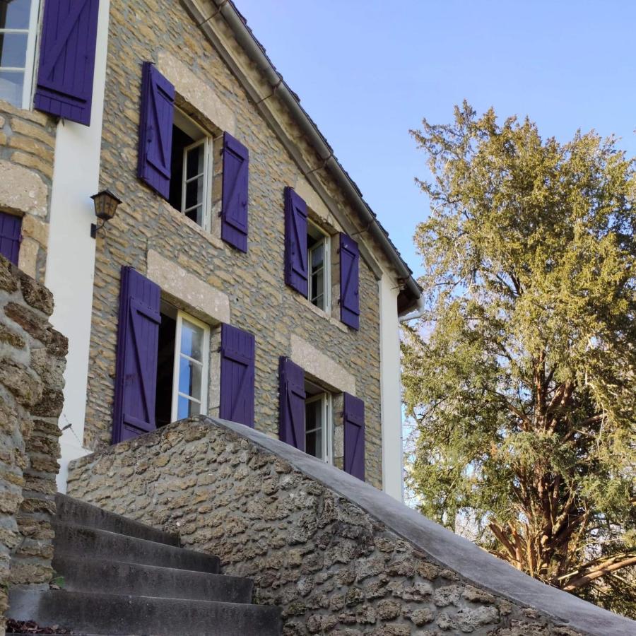 Les Volets Violets Bed & Breakfast Salles  Luaran gambar