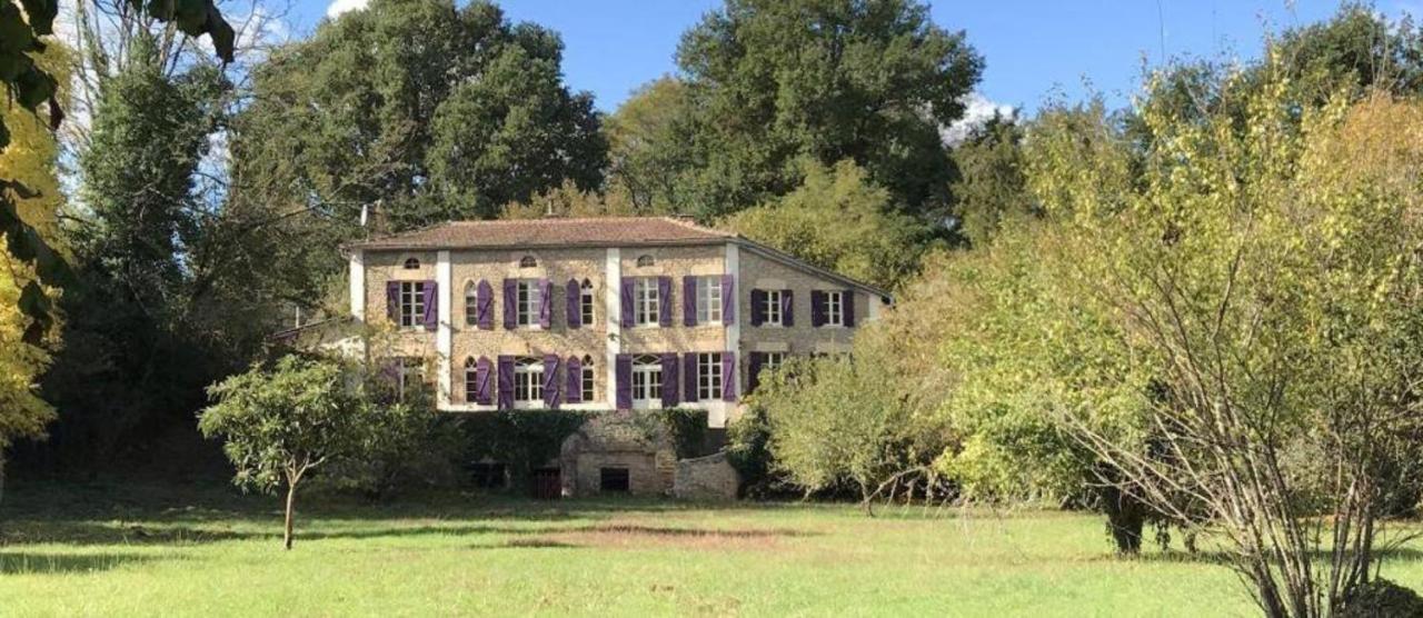 Les Volets Violets Bed & Breakfast Salles  Luaran gambar
