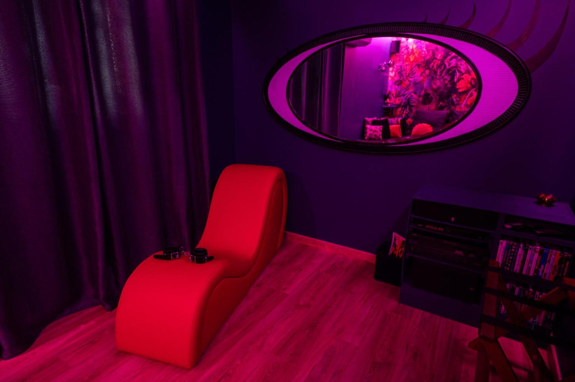 Les Volets Violets Bed & Breakfast Salles  Bilik gambar